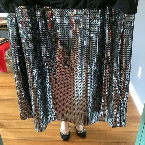 Cache Flapper Style Sequined Dress. - Picture 5 of 7